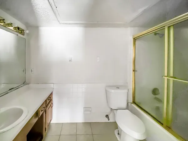 $1,200 | 2826 South Bartell Drive, Unit F38, Houston, TX 77054