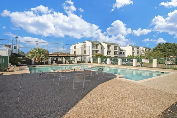 $1,200 | 2826 South Bartell Drive, Unit F38, Houston, TX 77054