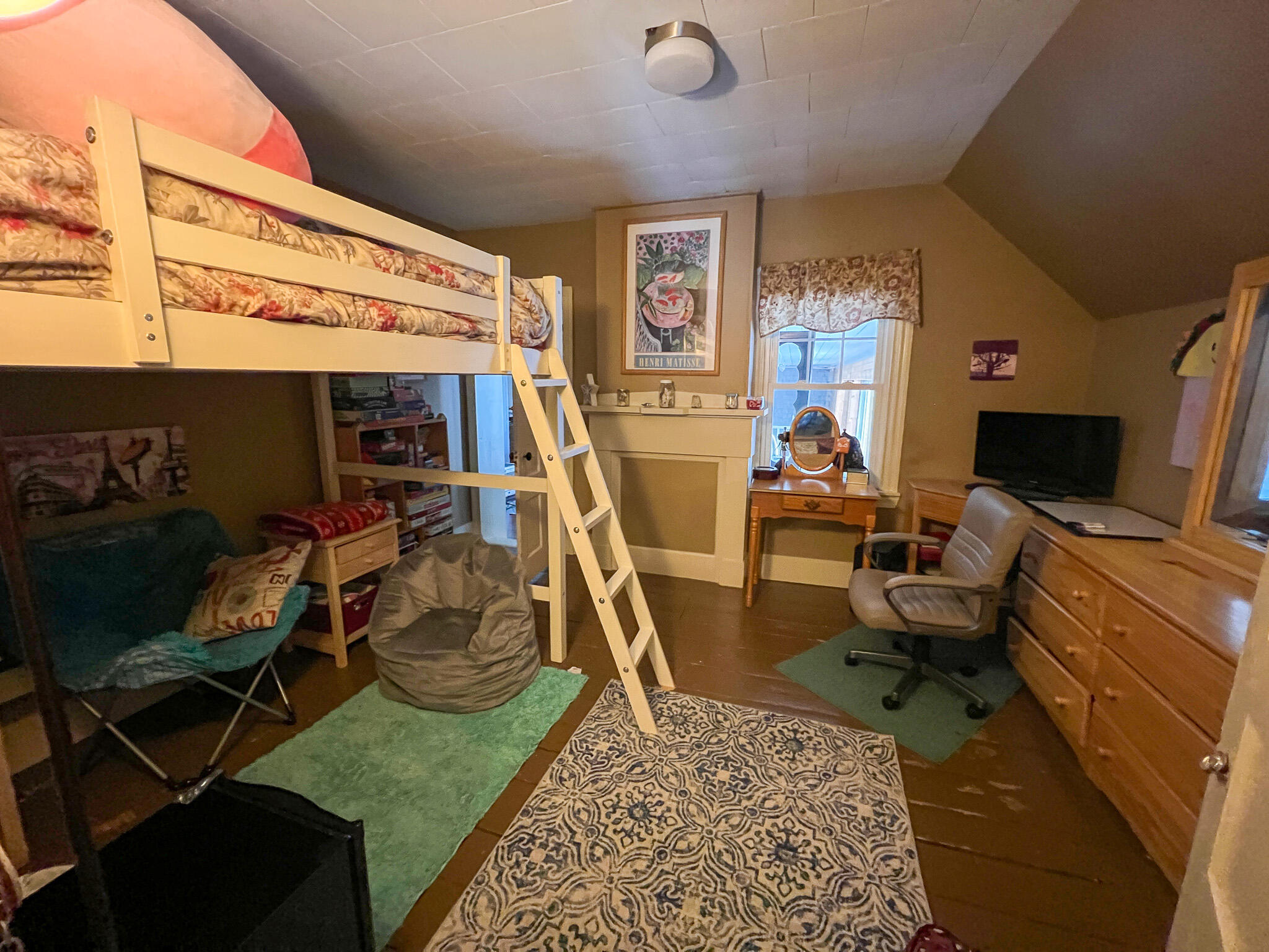 105 Main Street Lincoln, ME 04457 - Photo 16 of 29 Bedroom
