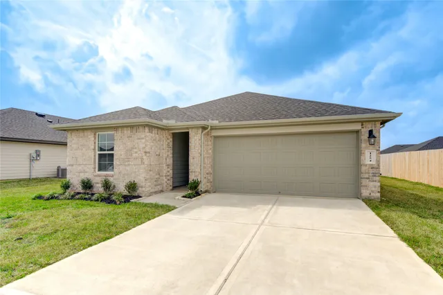 $2,100 | 1254 Waterside Trace, Sealy, TX 77474