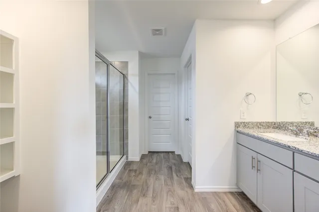 $2,100 | 1254 Waterside Trace, Sealy, TX 77474