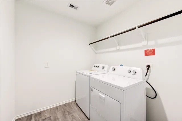 $2,100 | 1254 Waterside Trace, Sealy, TX 77474