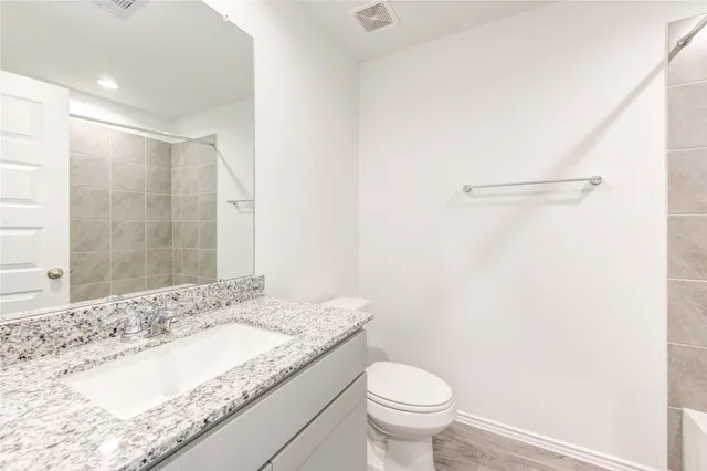 $2,100 | 1254 Waterside Trace, Sealy, TX 77474