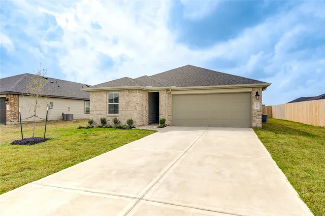 $2,100 | 1254 Waterside Trace, Sealy, TX 77474