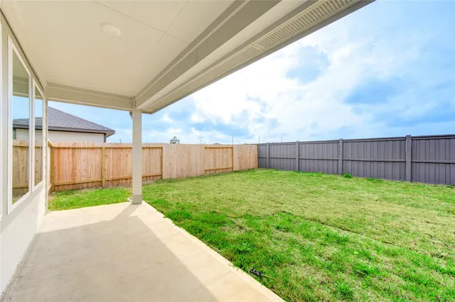 $2,100 | 1254 Waterside Trace, Sealy, TX 77474