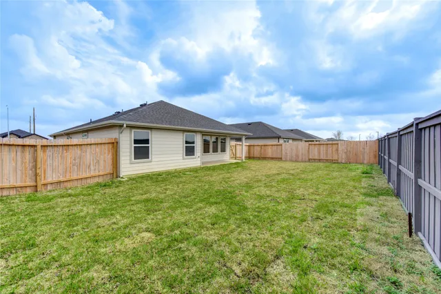 $2,100 | 1254 Waterside Trace, Sealy, TX 77474