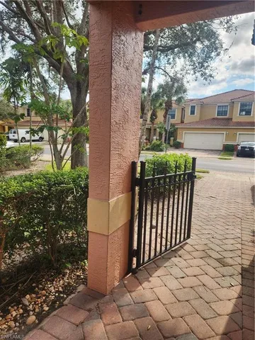 $410,900 | 7542 Bristol Circle, Naples, FL 34120