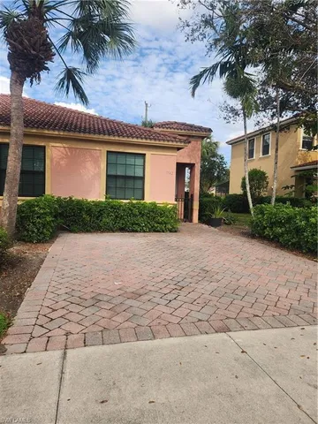 $410,900 | 7542 Bristol Circle, Naples, FL 34120