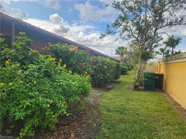 $410,900 | 7542 Bristol Circle, Naples, FL 34120