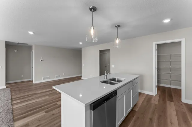 $549,990 | 27241 Pete's Hl Trail, Elko New Market, MN 55020