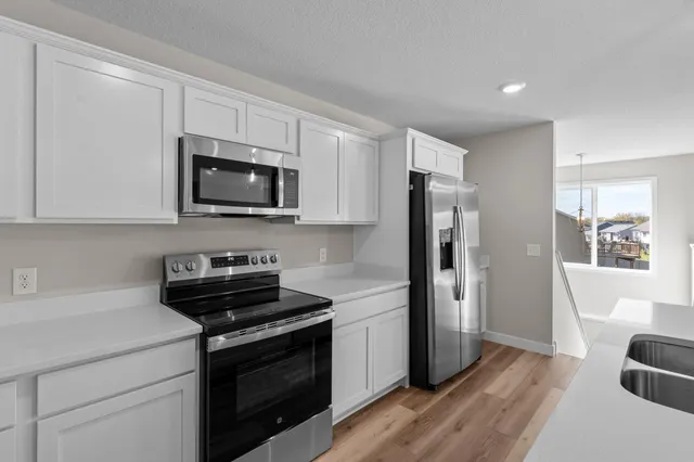 $549,990 | 27241 Pete's Hl Trail, Elko New Market, MN 55020