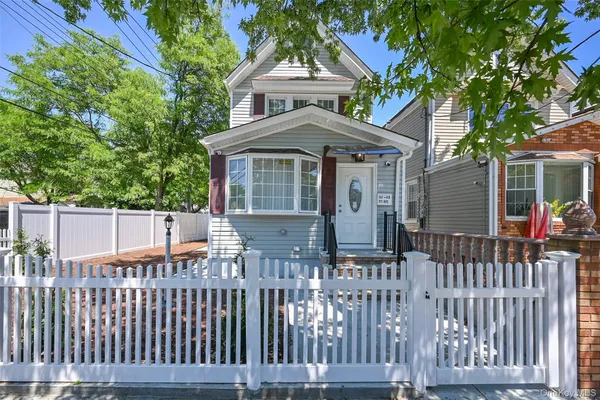 $925,000 | 147-03 111th Avenue | Jamaica