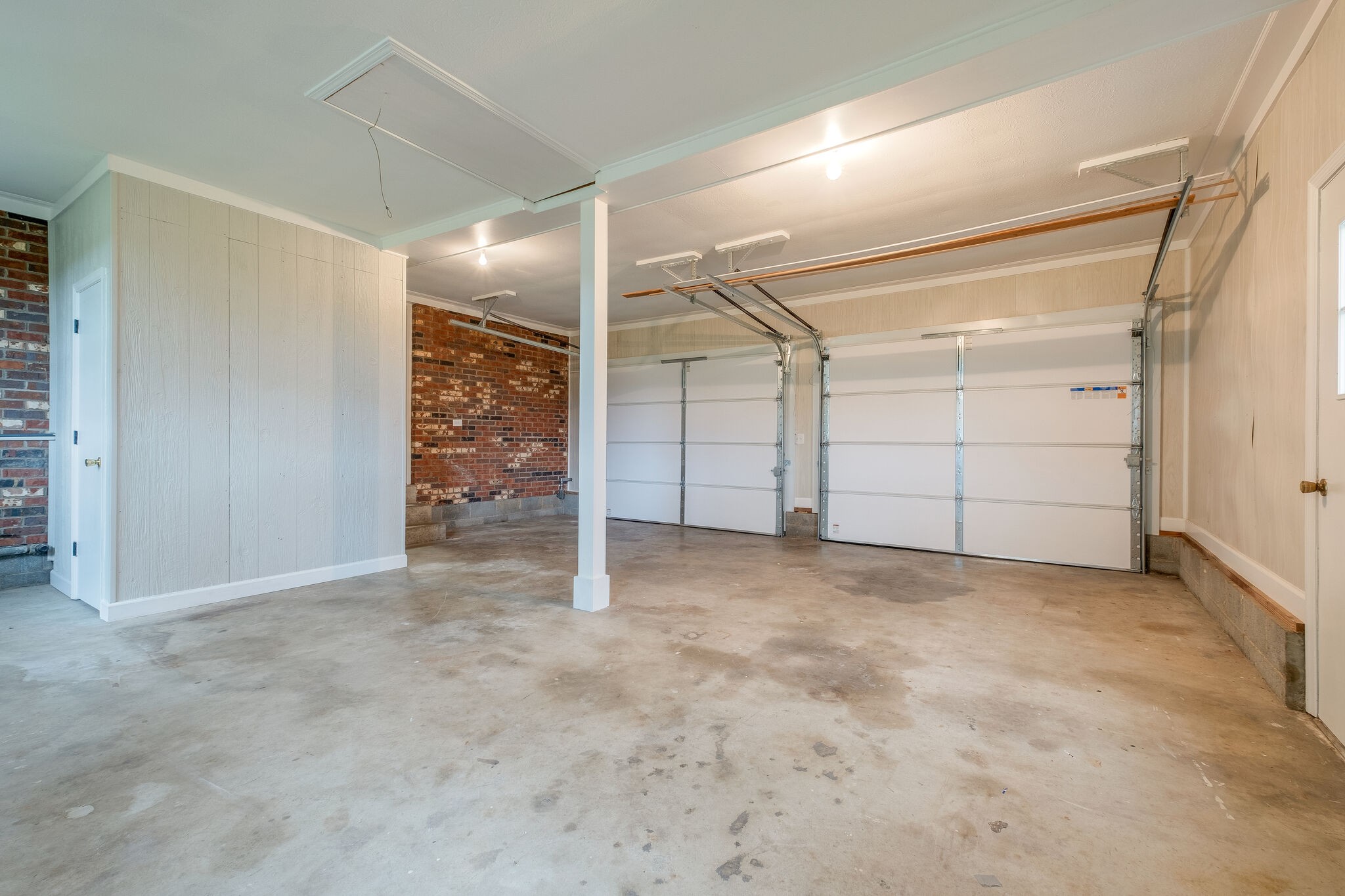 8860 Lyles Road Lyles, TN 37098 - Photo 21 of 36 an empty room with closet and natural light