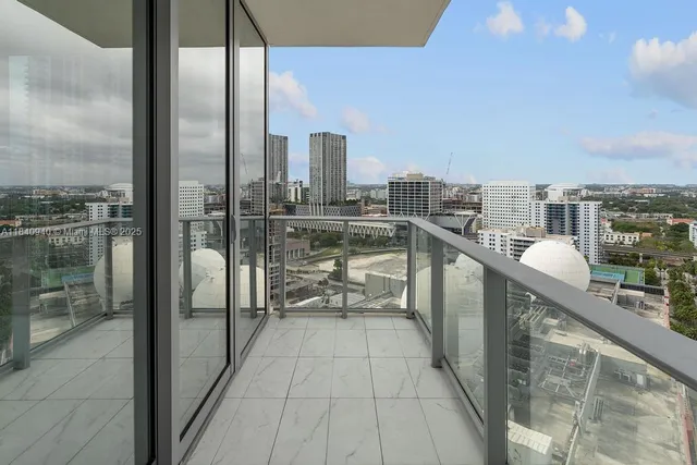 $590,000 | 851 Northeast 1st Avenue, Unit 2102, Miami, FL 33132