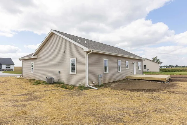 $365,000 | 335 Eisenhower, Cuba City, WI 53807