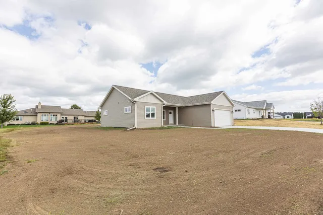 $365,000 | 335 Eisenhower, Cuba City, WI 53807
