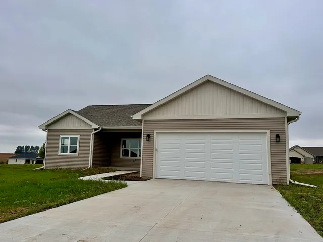 $365,000 | 335 Eisenhower, Cuba City, WI 53807