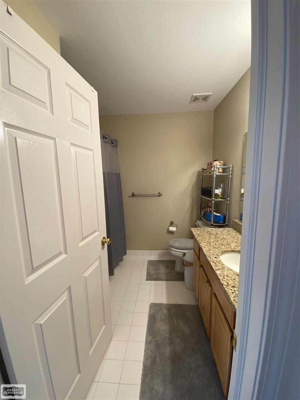 1822 Flagstone Circle Rochester, MI 48307 - Photo 15 of 21