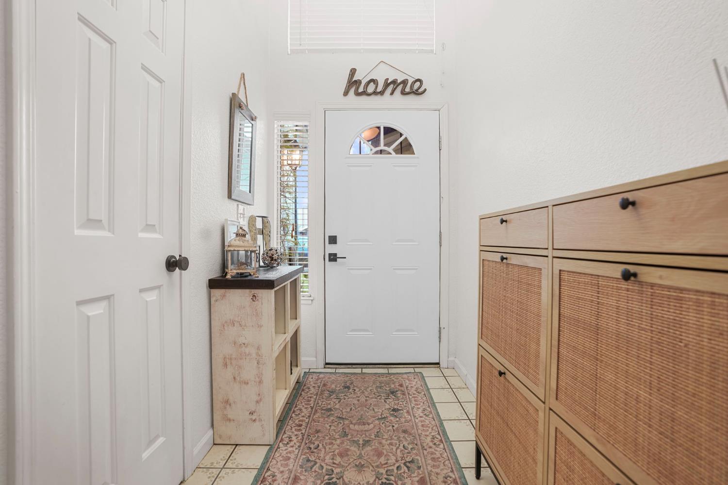 1017 Jayhawk Way Modesto, CA 95358 - Photo 5 of 32 a view of a bathroom
