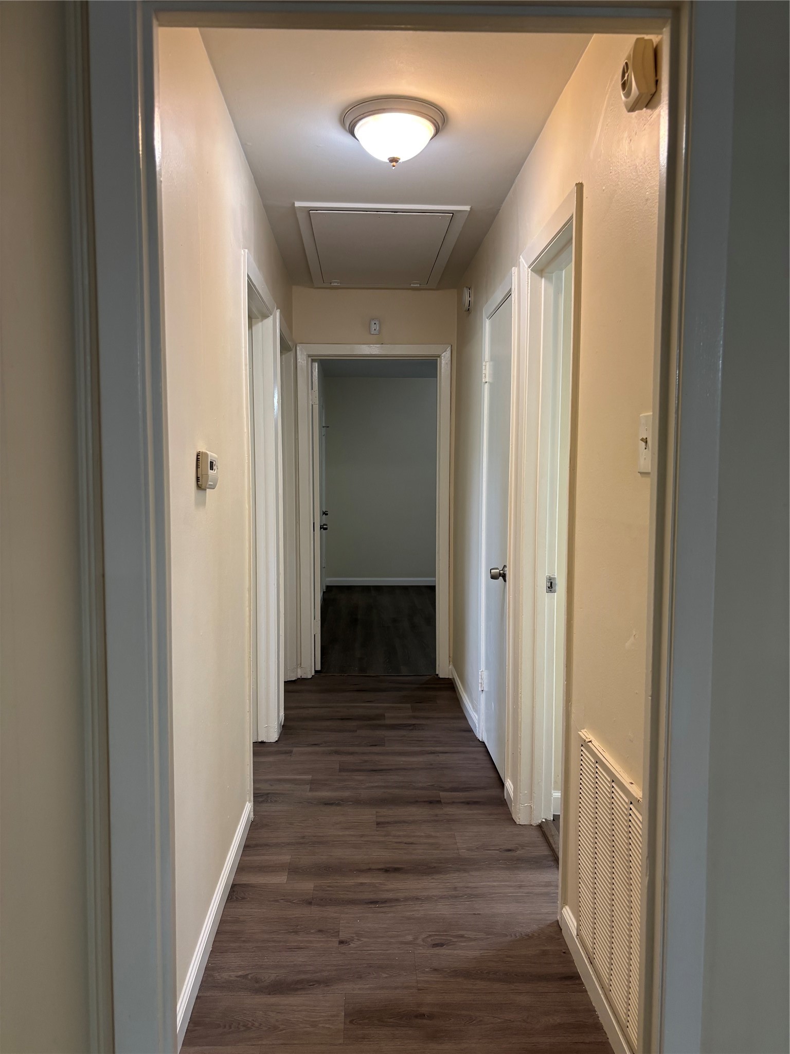 10422 Winding Trail Road La Porte, TX 77571 - Photo 6 of 16 Hallway
