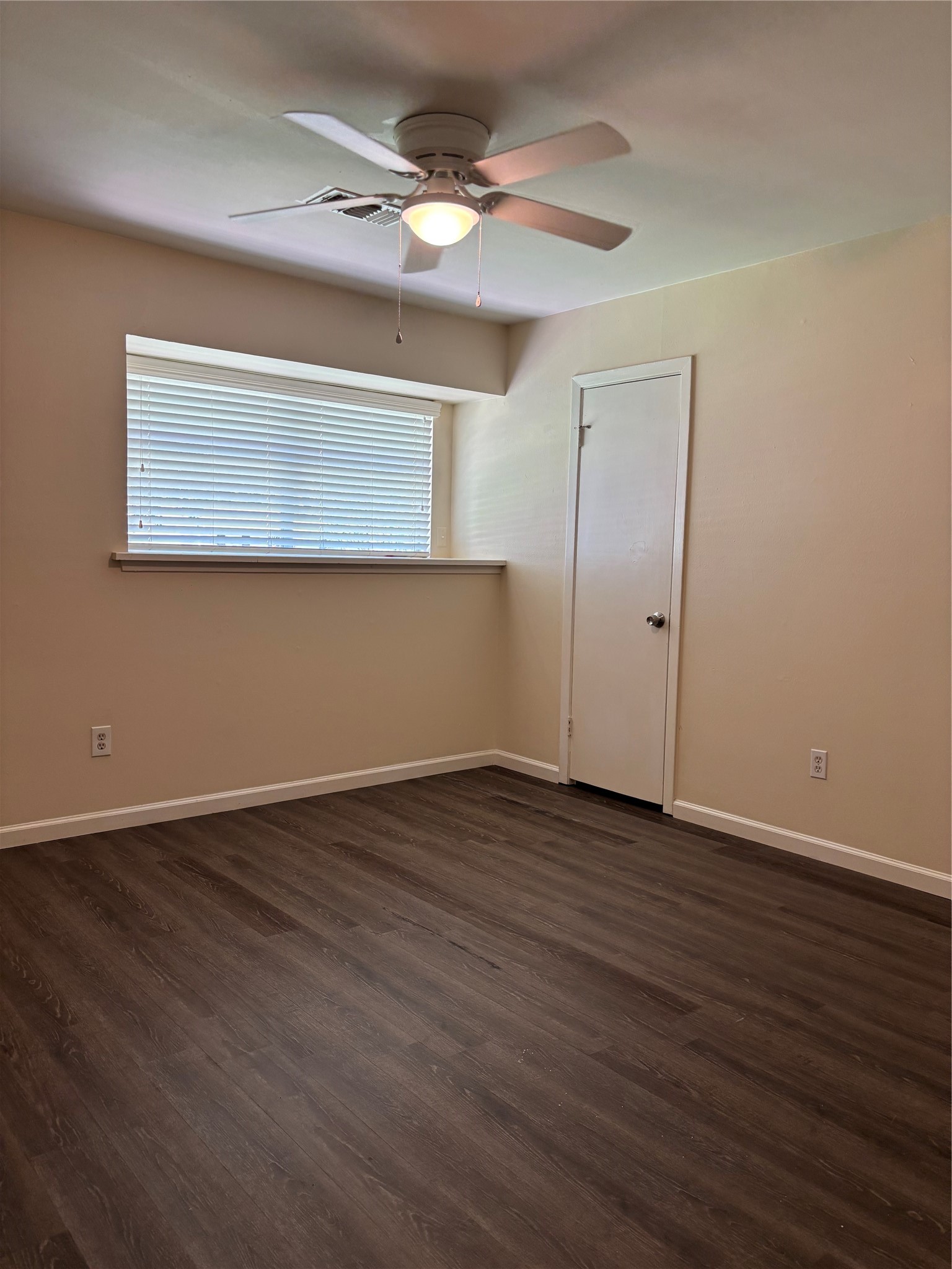 10422 Winding Trail Road La Porte, TX 77571 - Photo 8 of 16 2nd Bedroom