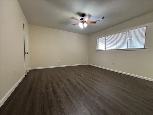 $2,200 | 10422 Winding Trail Road, La Porte, TX 77571