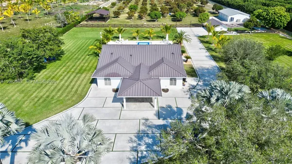 $2,500,000 | 20407 Southwest 226th Street, Miami, FL 33170