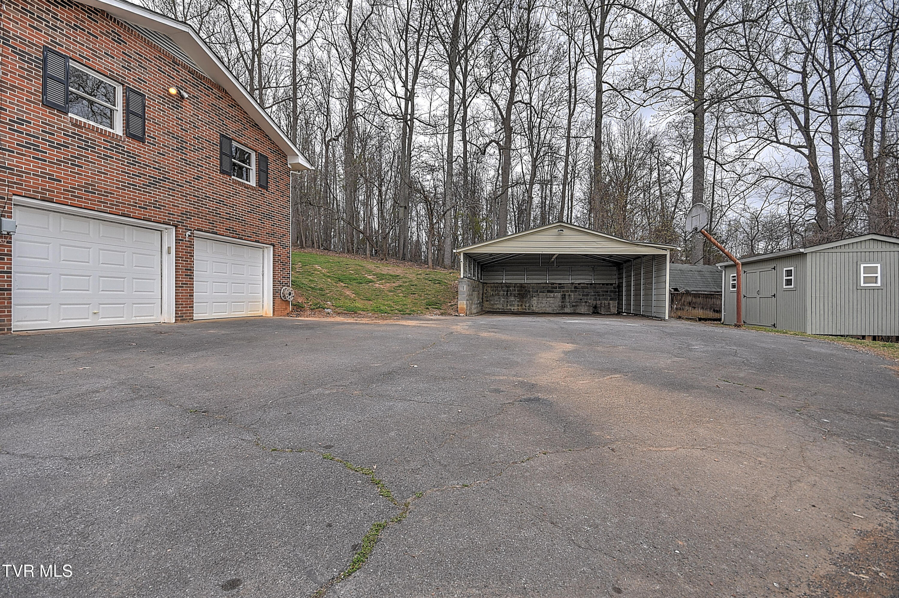 148 Whitehills Road Kingsport, TN 37660 - Photo 46 of 58 148 Whitehills ES-43