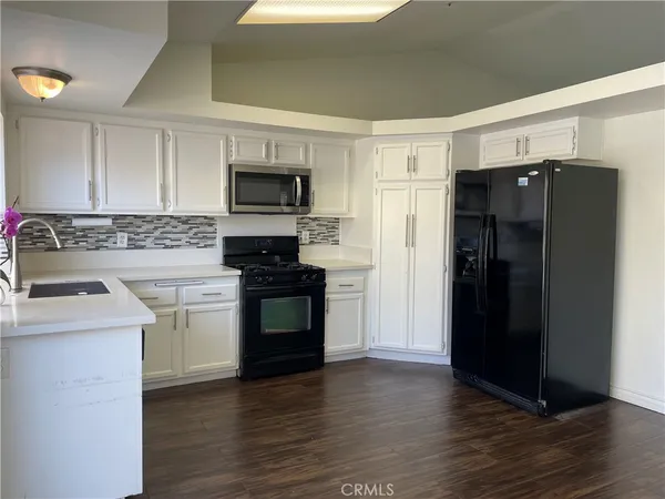 $3,300 | 18250 Shamrock Street, Fontana, CA 92336