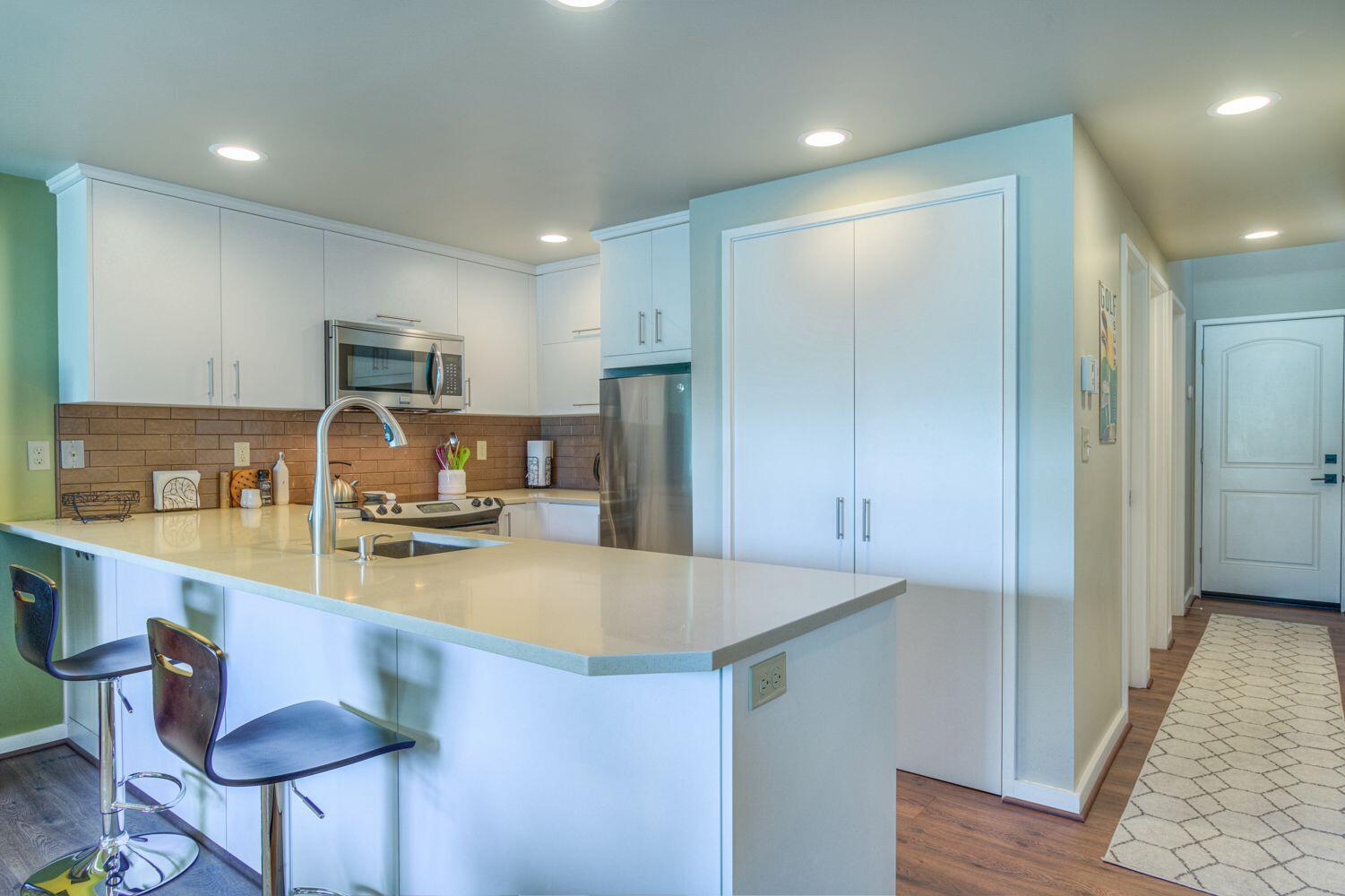 57265 Overlook Road, Unit 4 Sunriver, OR 97707 - Photo 13 of 42 xqGlbdr4