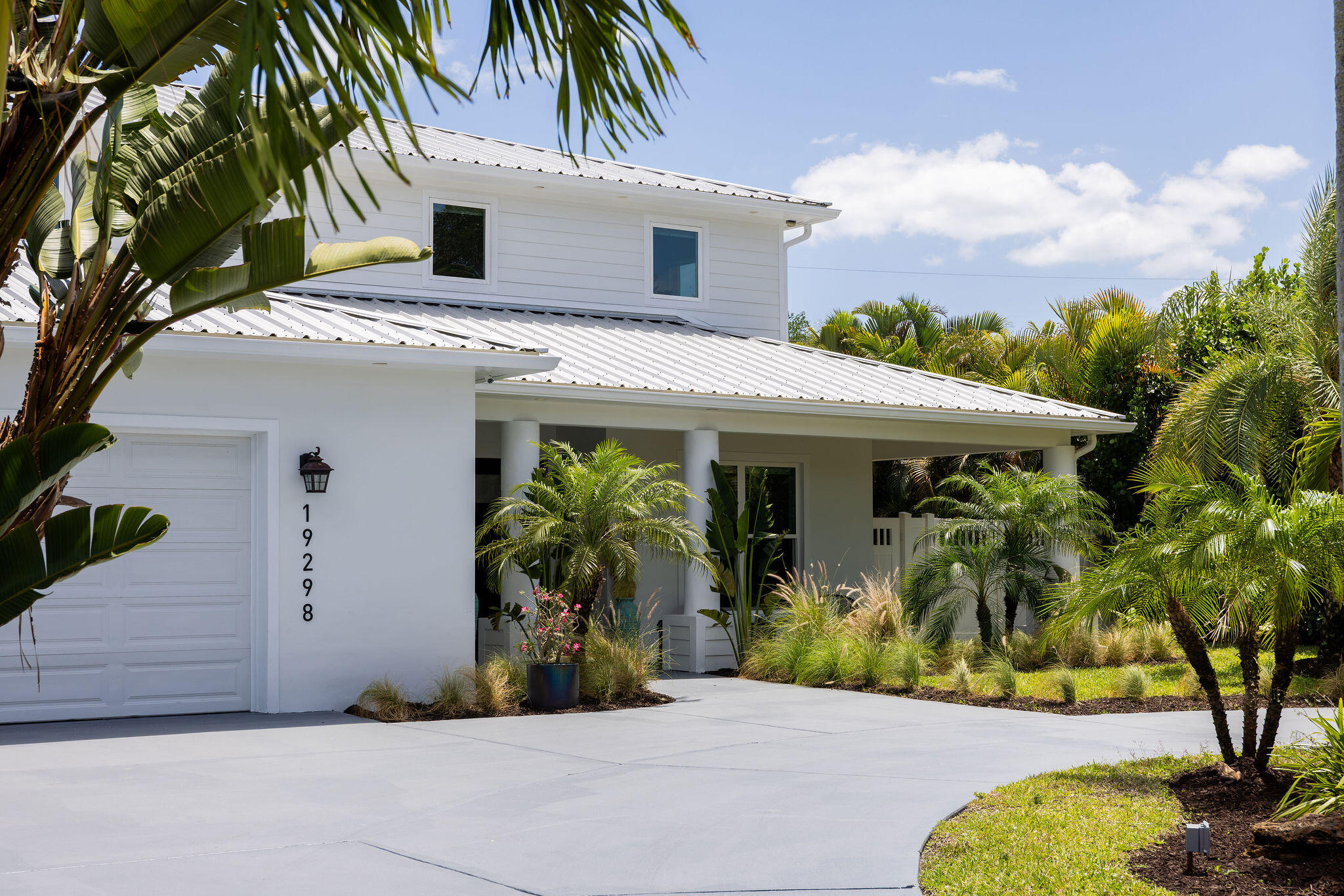 19298 Gulfstream Drive Jupiter, FL 33469 - Photo 5 of 73 Front