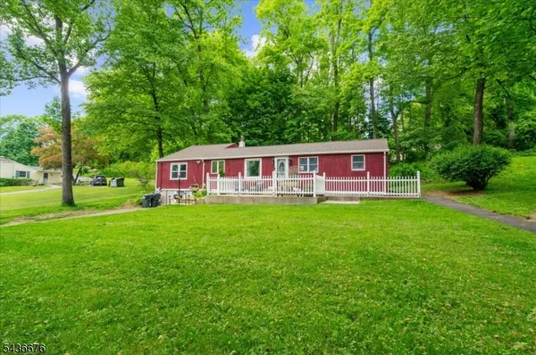 $420,000 | 4 Orchard Street East, Califon, NJ 07830