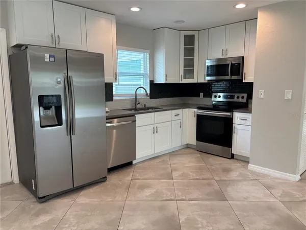 $2,100 | 5839 Erin Lane South, Unit A, St. Petersburg, FL 33712