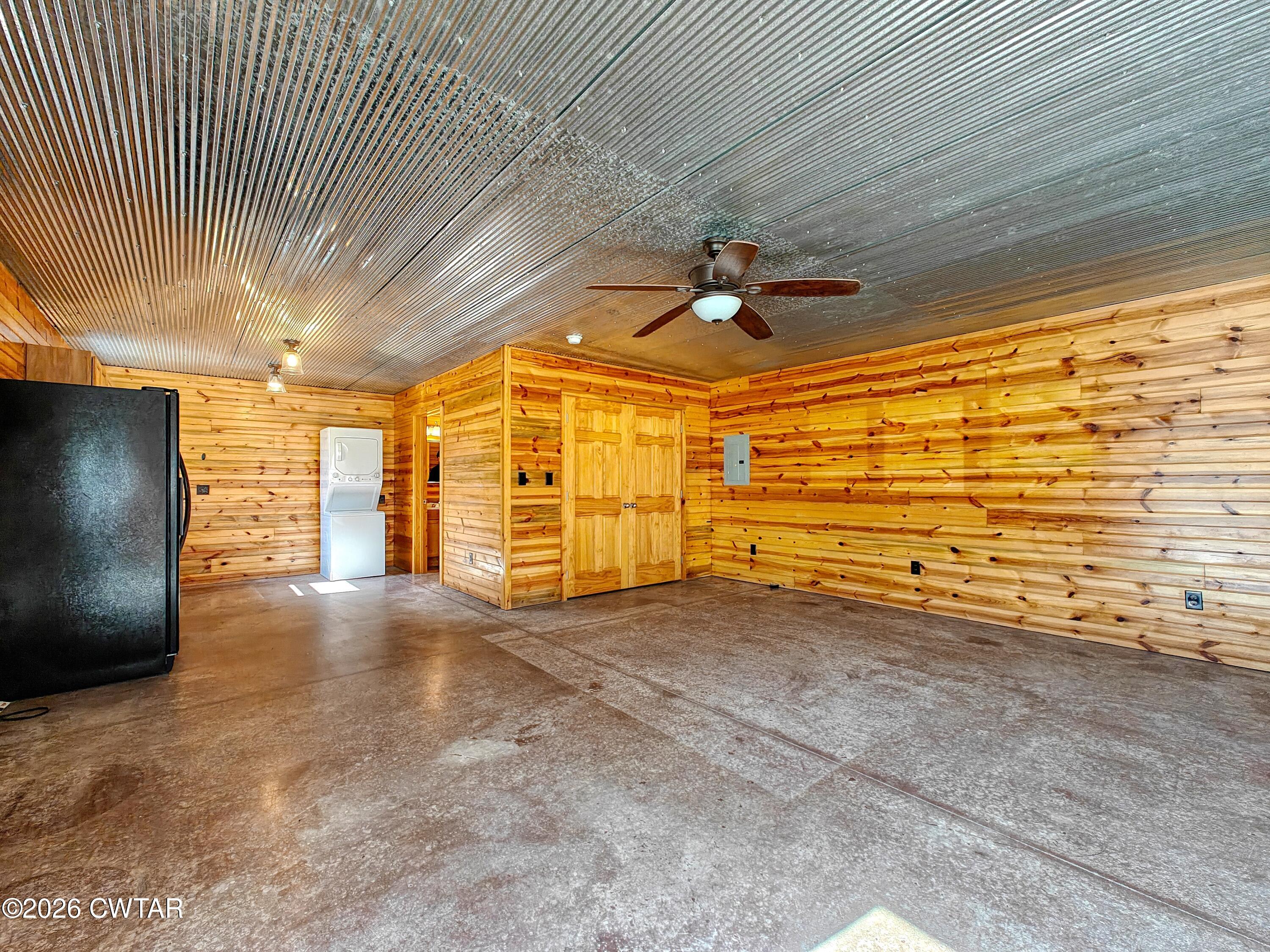 101 Oak Lane Gleason, TN 38229 - Photo 44 of 50 a view of a livingroom with a ceiling fan