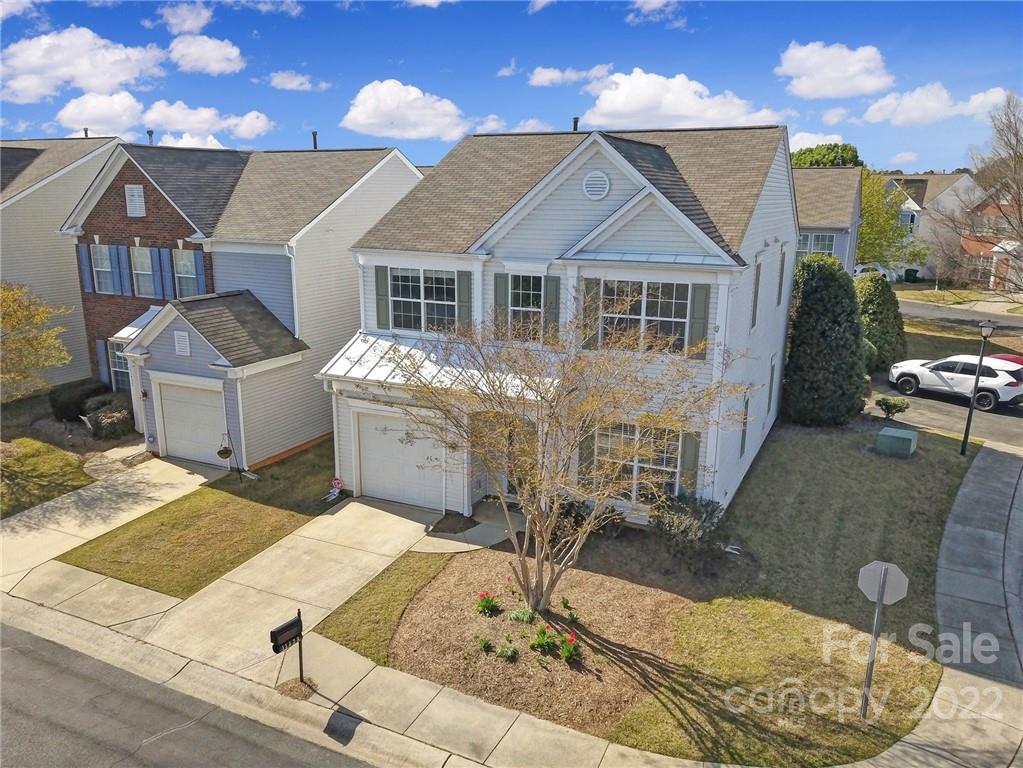 11428 Grove Point Road Charlotte, NC 28277 - Photo 31 of 36 a view of house with tub