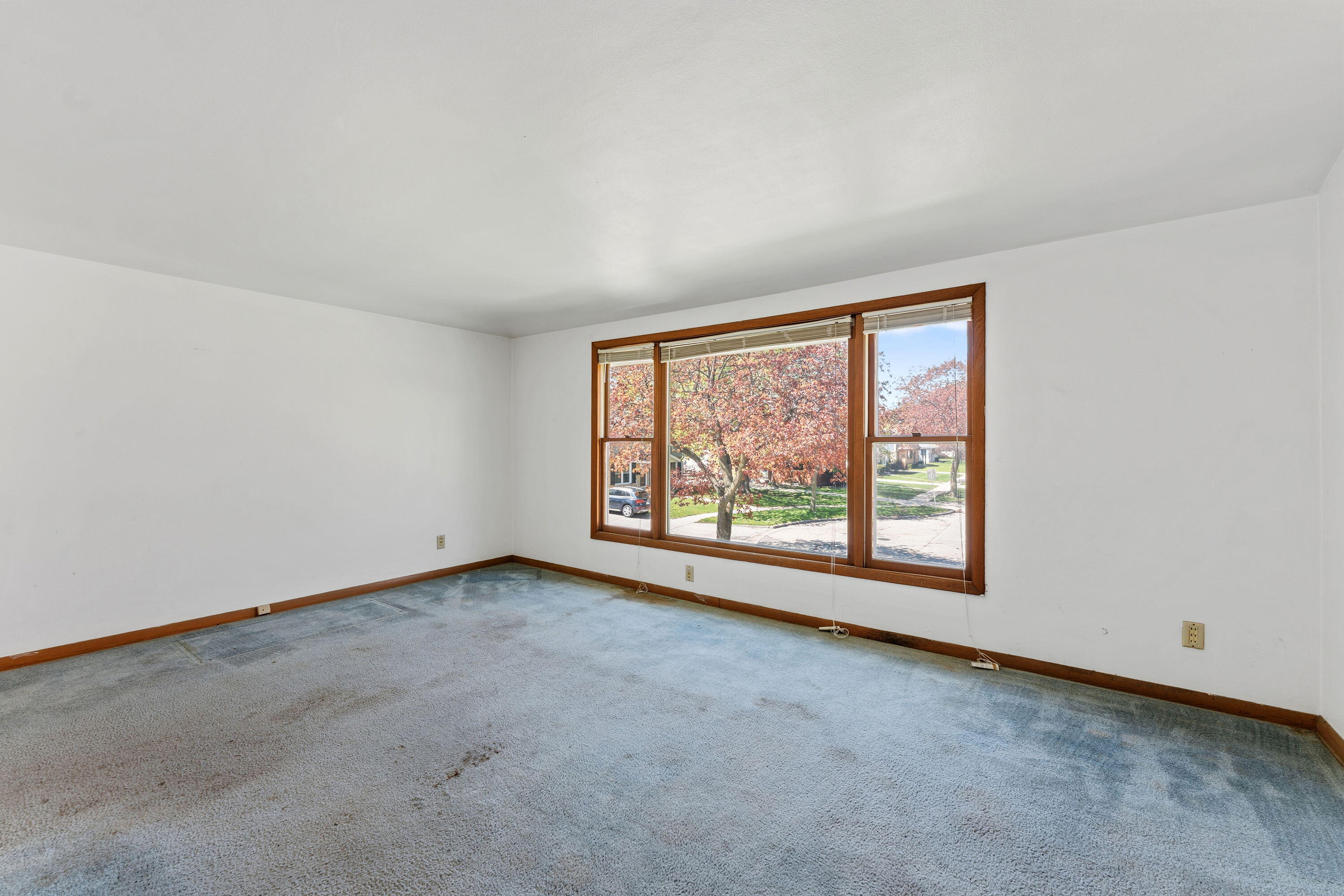 3842 South 77th Street Milwaukee, WI 53220 - Photo 11 of 17 2nd fl living room v2