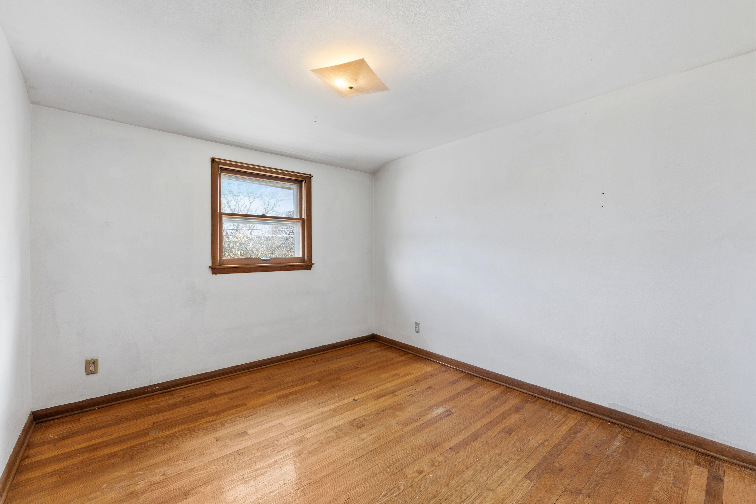3842 South 77th Street Milwaukee, WI 53220 - Photo 14 of 17 2nd fl BR 1