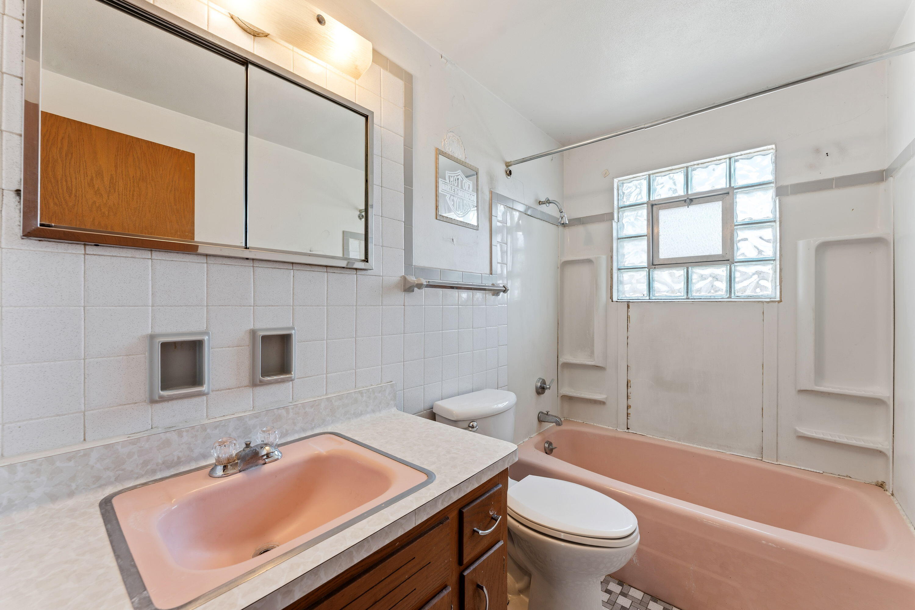 3842 South 77th Street Milwaukee, WI 53220 - Photo 16 of 17 2nd fl bathroom