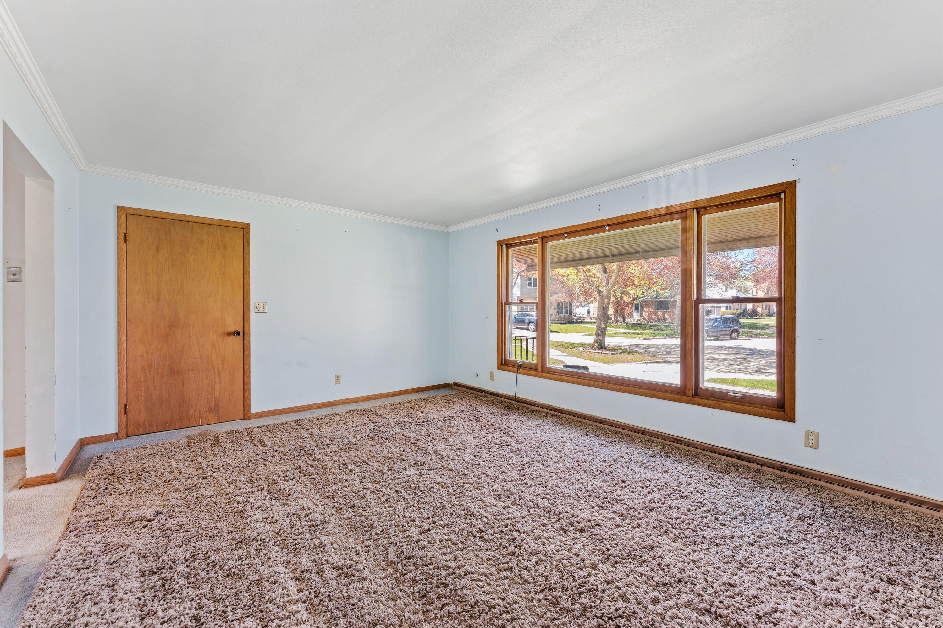 3842 South 77th Street Milwaukee, WI 53220 - Photo 2 of 17 1st fl living room v1
