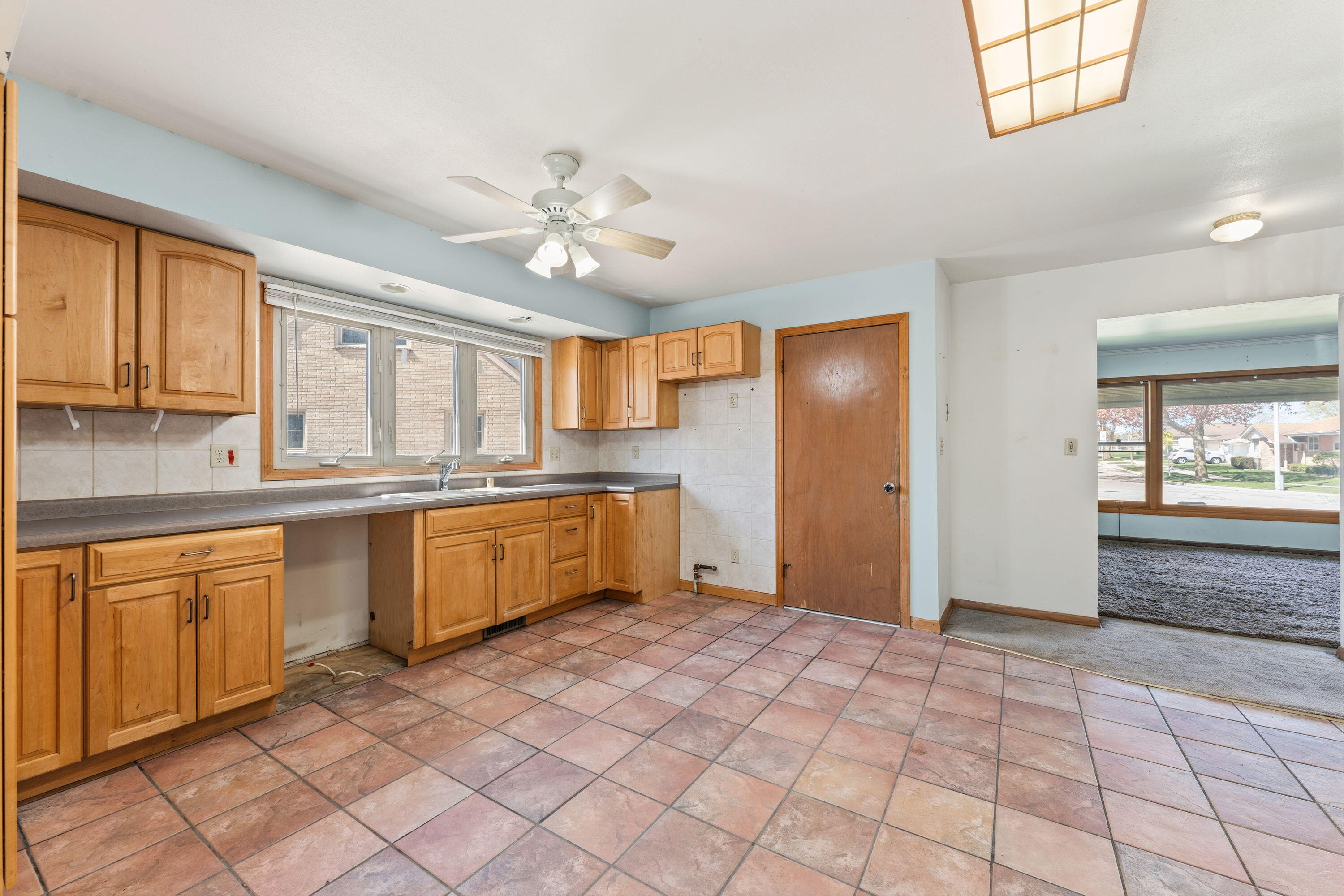 3842 South 77th Street Milwaukee, WI 53220 - Photo 5 of 17 1st fl kitchen v2