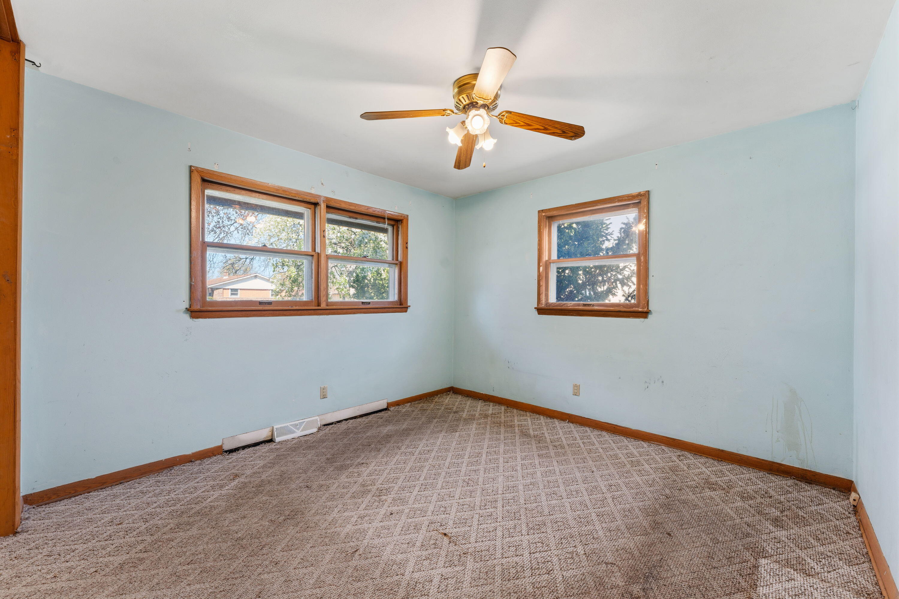 3842 South 77th Street Milwaukee, WI 53220 - Photo 8 of 17 1st fl BR 3