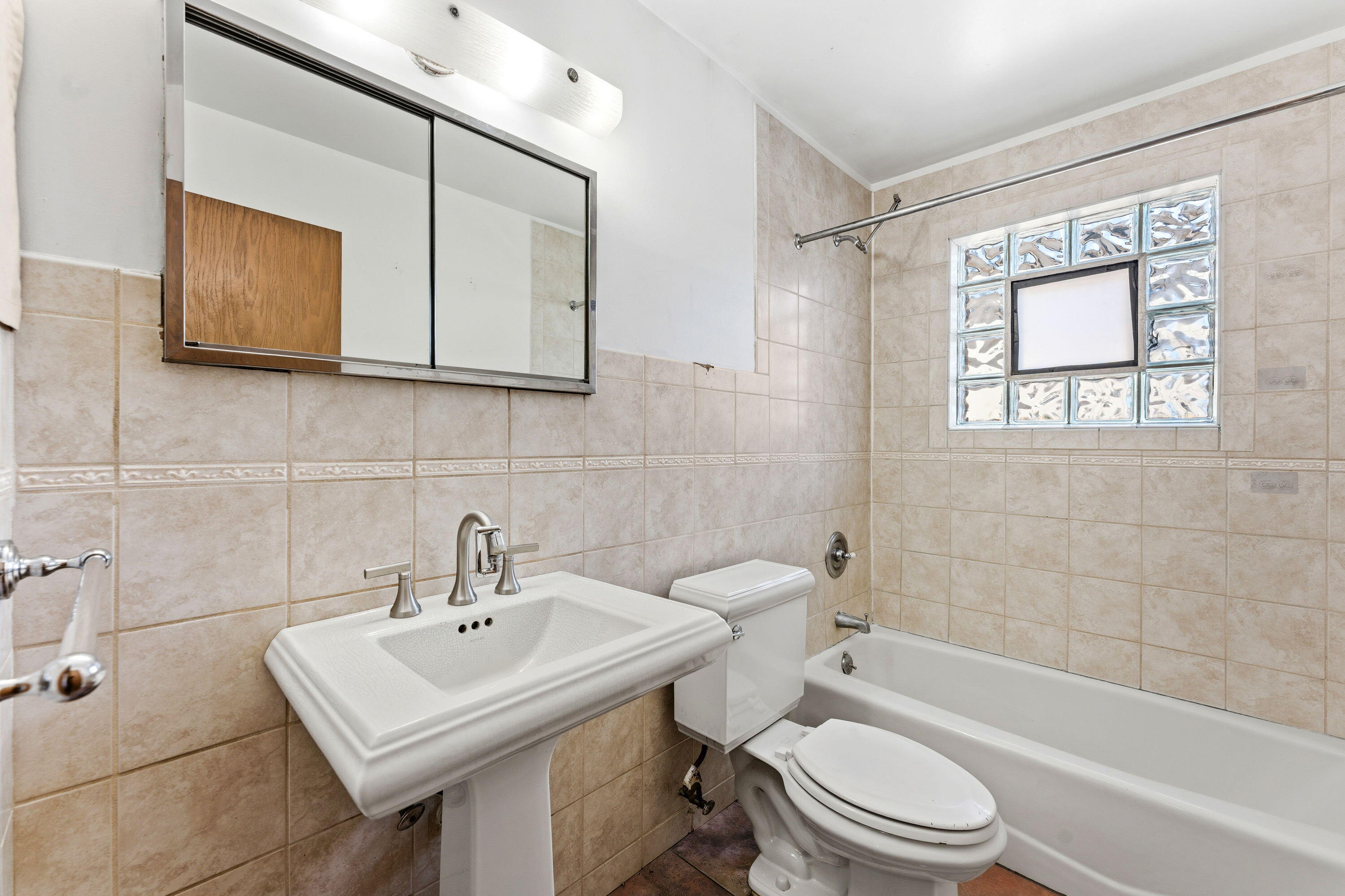 3842 South 77th Street Milwaukee, WI 53220 - Photo 9 of 17 1st fl bath