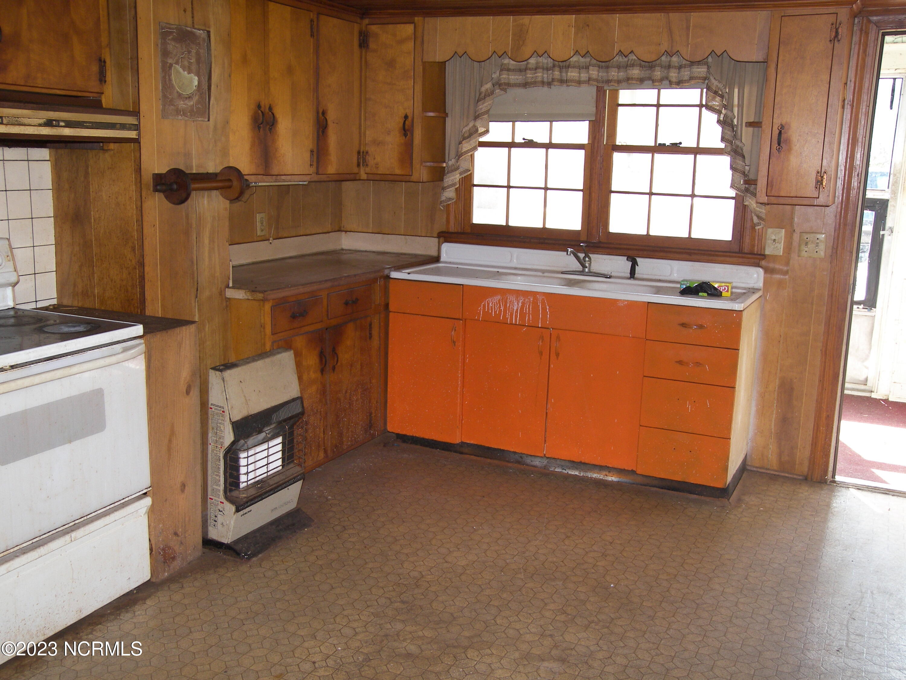 8872 Pleasant Grove Church Road Spring Hope, NC 27882 - Photo 7 of 14 100_7887