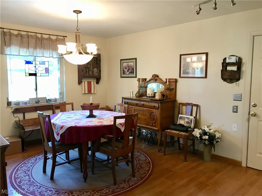 280 Glendale Road Vienna, WV 26105 - Photo 5 of 24 Dining Room - door to the right steps out into your 2 car garage.