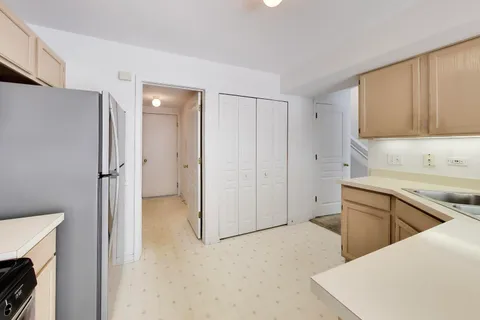 $300,000 | 1279 Summersweet Lane, Bartlett, IL 60103