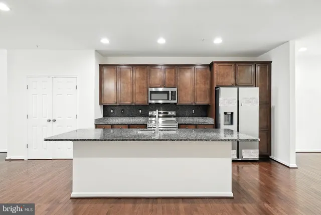 $609,000 | 6803 Green Mill Way, Columbia, MD 21044