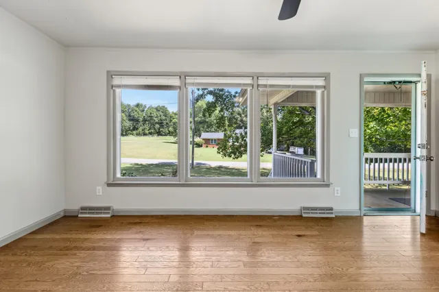 $1,850 | 1003 Hickory Street, Lawrenceburg, TN 38464