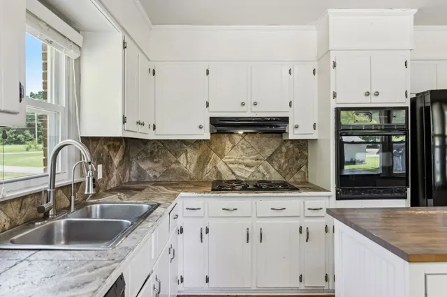 $1,850 | 1003 Hickory Street, Lawrenceburg, TN 38464