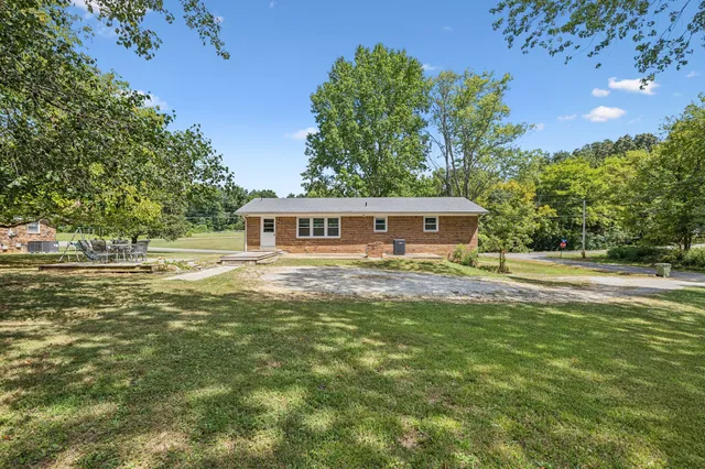 $1,850 | 1003 Hickory Street, Lawrenceburg, TN 38464