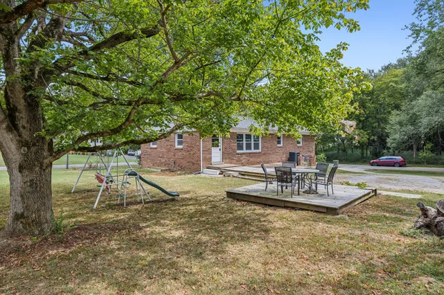 $1,850 | 1003 Hickory Street, Lawrenceburg, TN 38464